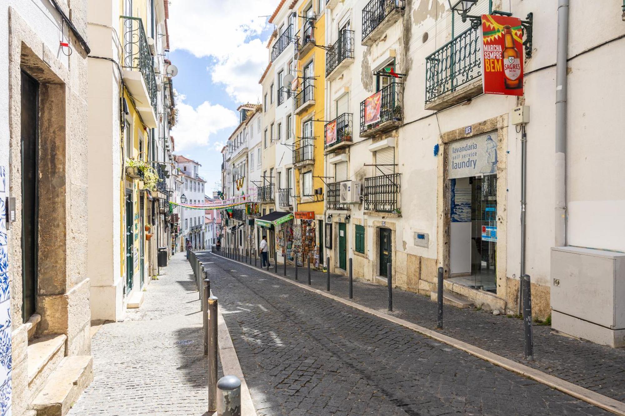Alfama Valle Lisbon Bagian luar foto